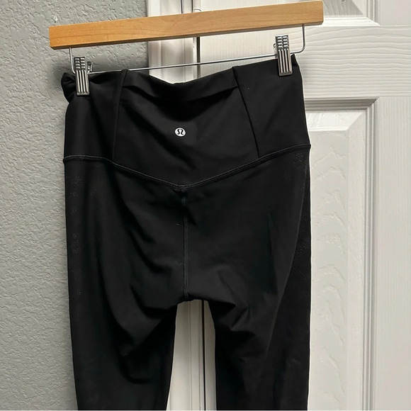 Lululemon Mapped Out HR Tight Camo Black Size 8 - Picture 7 of 7